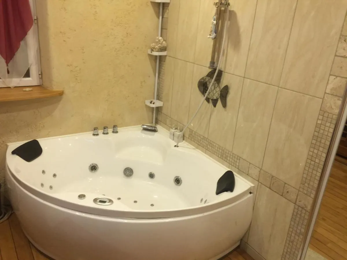 La Decouverte, Jacuzzi, Sauna, Et Terrasse Avec Vue Sur Lac A La Campagne Entre Toulouse Et Auch Catonvielle