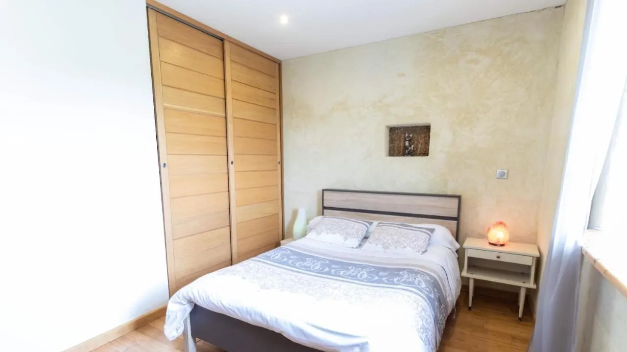 Holiday home La Decouverte, Jacuzzi, Sauna, Et Terrasse Avec Vue Sur Lac A La Campagne Entre Toulouse Et Auch Catonvielle France